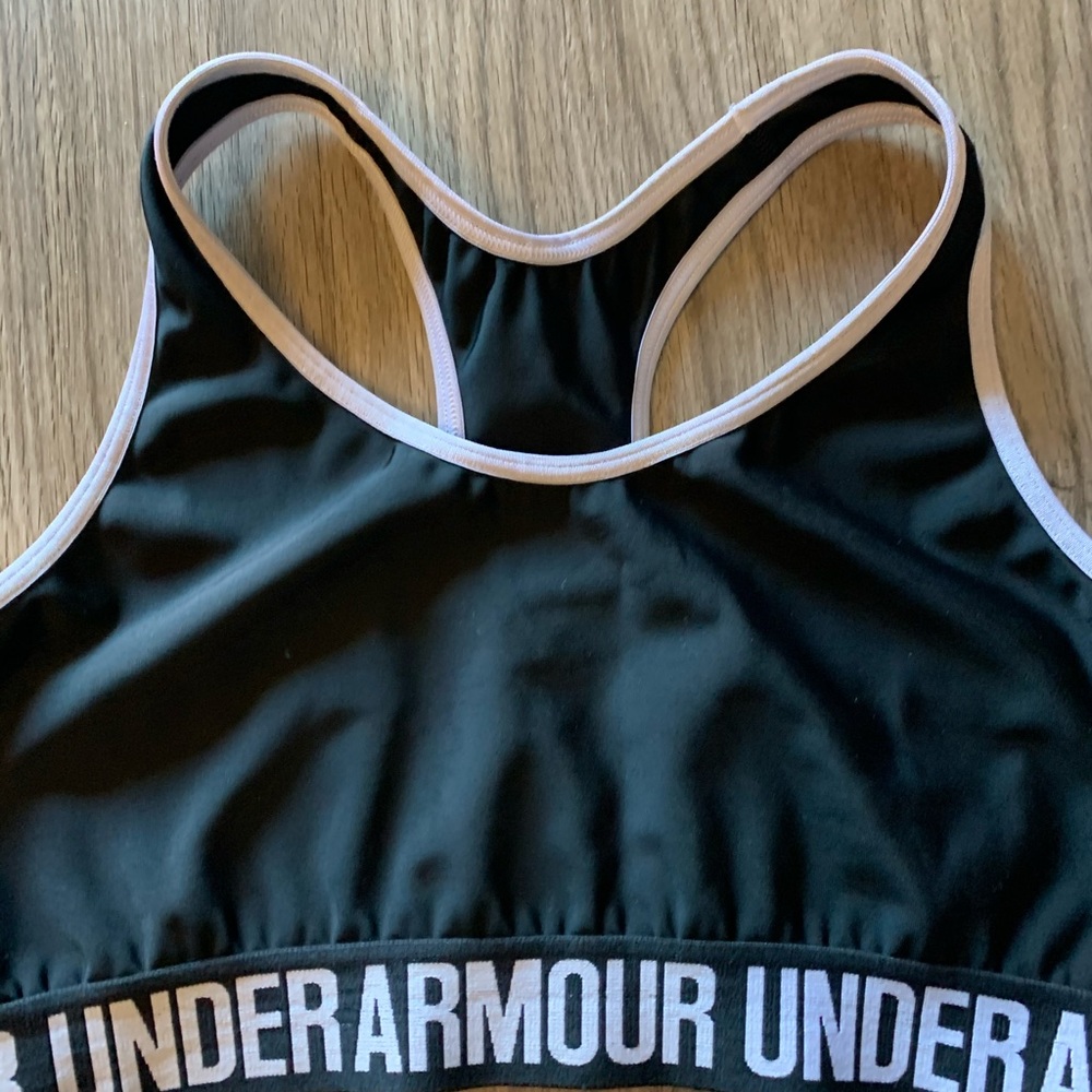 3 Women’s Dri Fit Under Armour Size Med  Bras - Picture 6 of 8